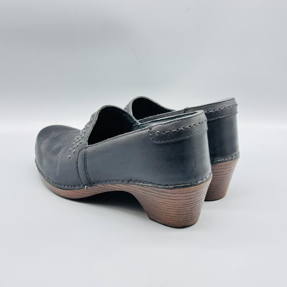 Dansko Shoes Womens 8 Black Leather Clogs Slip On Studded Comfort Work Classic - Picture 6 of 12